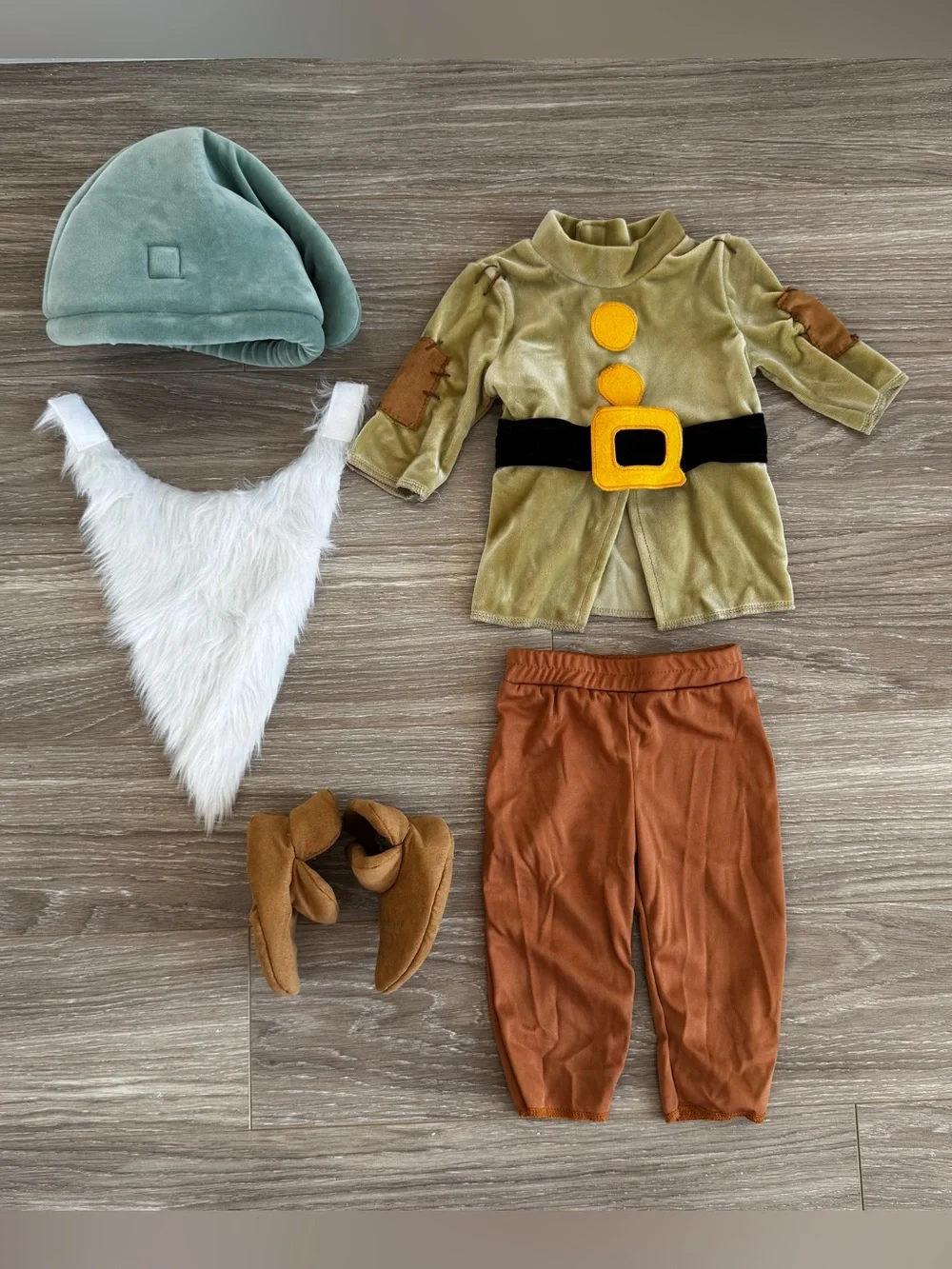 Disney Sleepy Dwarf Costume Snow White & the seven dwarfs